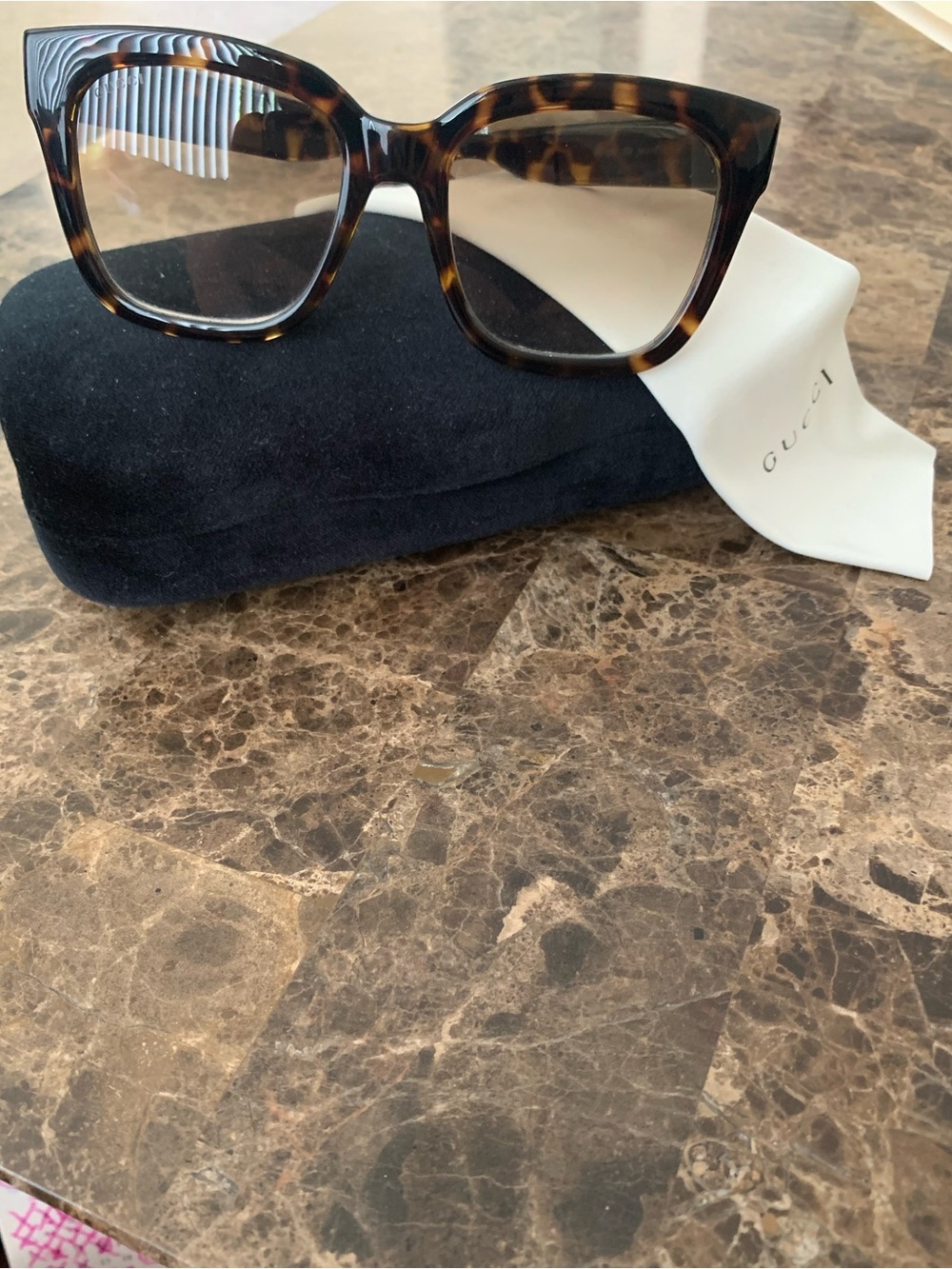 Gucci Tortoiseshell Brown and Black Sunglasses 😎